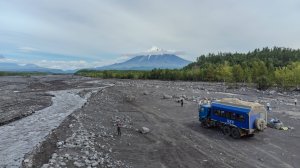 Полет над рекой Студеная на Камчатке