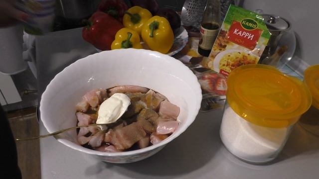 Сочный шашлык из курицы в духовке. смотреть онлайн