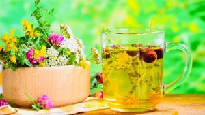 "Ароматные и Полезные: Погружение в Мир Травяных Чаев для Заботы о Здоровье"