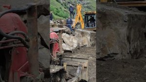 Агульский район, упала скала.