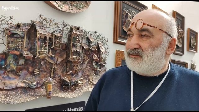 Малхаз Имедашвили делает картины из раскаленного металла