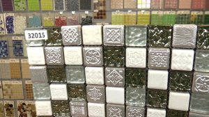 Серая мозаика из стекла и керамики