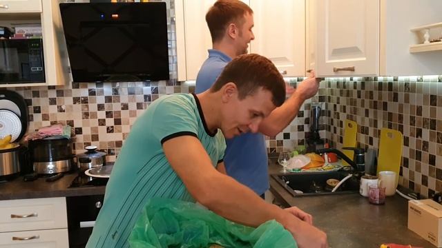 В гостях у юного самогонщика стаж 3 месяца смотреть онлайн