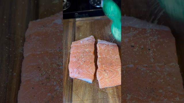 Salmon with Lemon butter sauce- #amazing #food #cooking #recipe #shorts смотреть онлайн