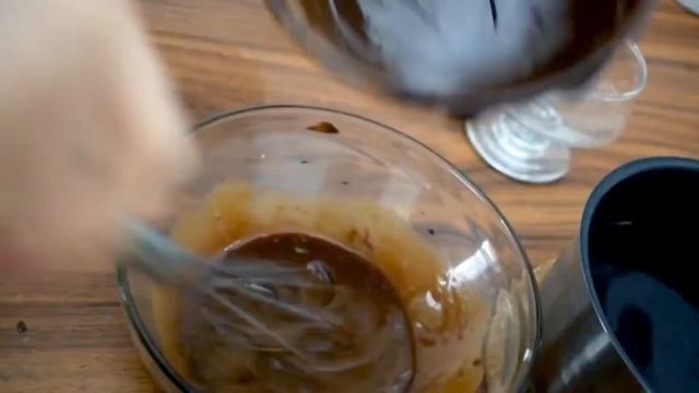 You only need 4 ingredients to make this chocolate dessert. French chocolate mousse смотреть онлайн