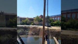 Погружение труб в воду. Аренда спецтехники +7 (985) 185-77-77