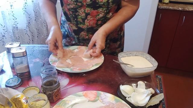 Приготовила на обед куриную голень и отбивные смотреть онлайн