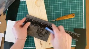 Обложка для паспорта из дерева и кожи | бюджетный подарок | своими руками | diy