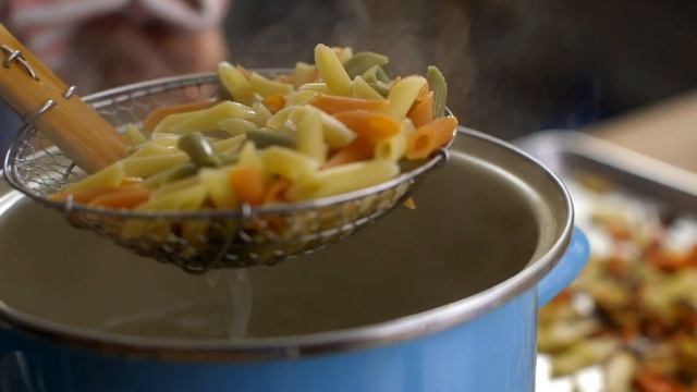 Barilla | Tri-Color Penne Salad смотреть онлайн