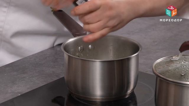 Стейк форели с пюре из зелёного горошка: простой рецепт красной рыбы от Сергея Лигая