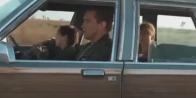 Арнольд Шварценеггер.