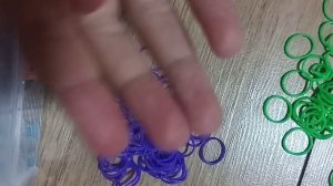 ожирелье из резинок на рогатке