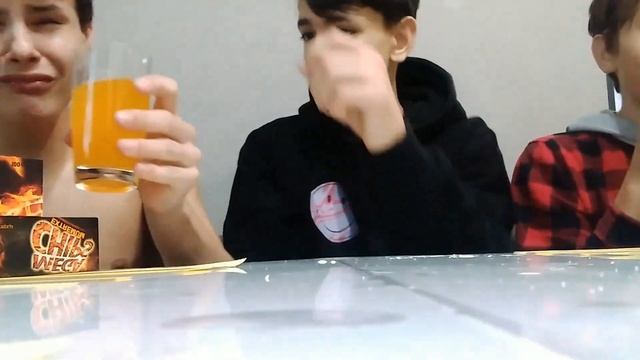 Пробуем острые чипсы MEGA CHIPS😈😈😈 смотреть онлайн