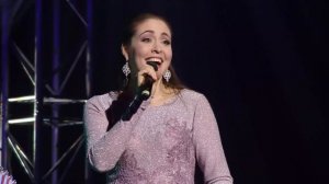 Фрагменты сольного концерта Алёны Петровской в БКЗ Октябрьский 13.03.19.