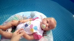 Vlog:Купаемся в бассейне с Брианой