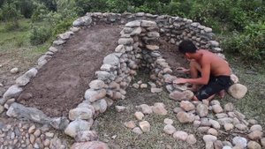 Постройте водную горку и каменный бассейн под землей