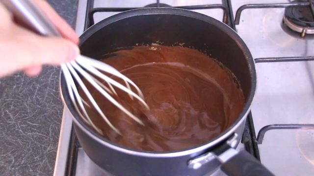 Hot Chocolate with Amaretto, cream and Marshmallows - The Baking German смотреть онлайн