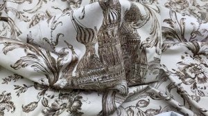 Трикотаж бежевого цвета с принтом храм с вензелями  38276