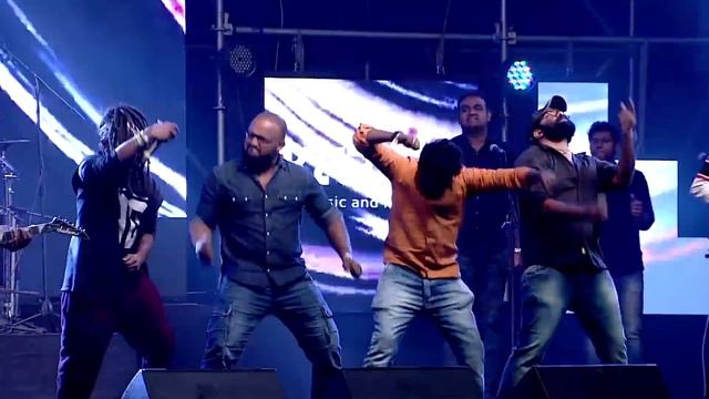 Thaikkudam Bridge with Kappa TV @ YouTube FanFest Showcase Bengaluru 2018 смотреть онлайн