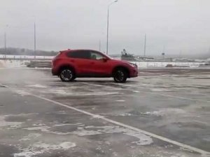 Cx 5 на льду, работа полного привода