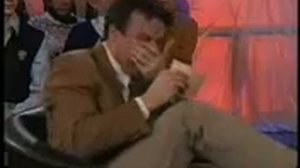 ведущий не сдержался и ржёт над гостями TV presenter cant stop own laughing at guests