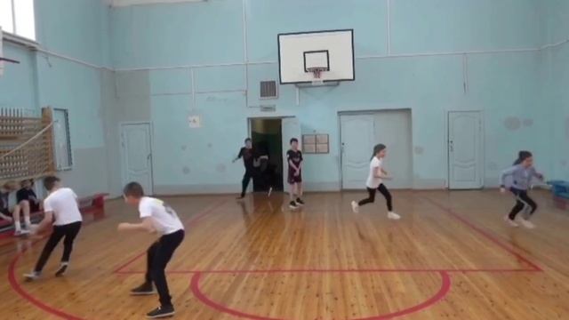 Подвижная игра "Салки" САМАЯ популярная игра у детей смотреть онлайн