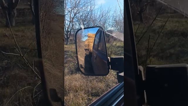 Везем рулон! ТГК:VillageFamily7 #деревенскаясемейка #работа #село #деревня #shorts #tiktok #youtube
