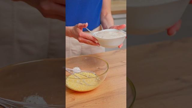 The recipe for the perfect kraffin cake! The dough is like fluff! #shorts смотреть онлайн