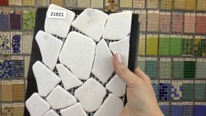 Мозаика из состаренного мрамора в форме камешек