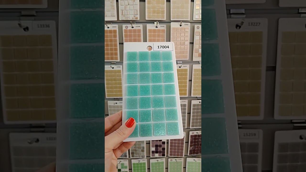 Стеклянная мозаика с перламутром #бассейн #grandmozaika #мозаиканафартук смотреть онлайн