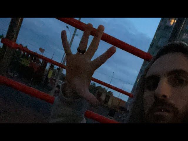 ВЕЧЕРНЯЯ РАСТЯЖКА НА СПОРТИВНОЙ ПЛОЩАДКЕ