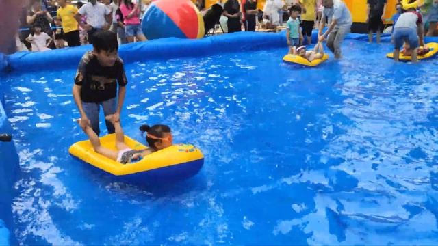 Foam Party in the Kindergarten. Пенная вечеринка в детском садике смотреть онлайн