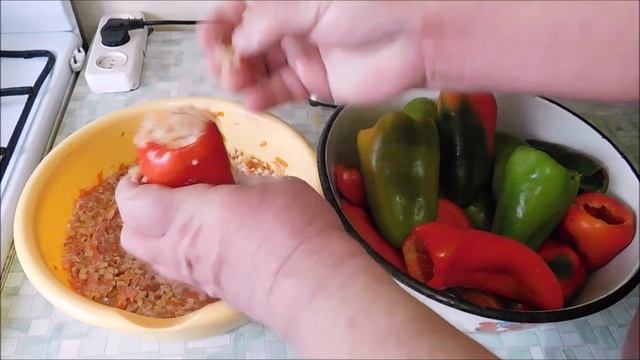 Готовим вкусный обед из трех блюд! Рыбный суп, фаршированный перец и вкуснейший компот... смотреть онлайн