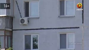 Из окна 7 этажа выпала 10-летняя девочка