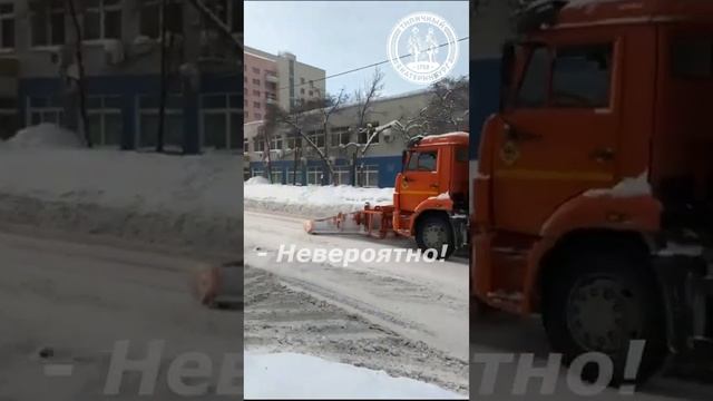 Житель Свердловской области радуется появлению снегоуборочной техники