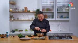 Жареная НАВАГА с малосольными огурцами по-русски: быстрый и вкусный рецепт от шефа Сергея Лигая