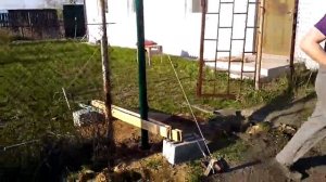 Бетонирование столба для забора