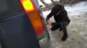 МАКС ВАЩЕНКО ПРОТКНУЛ НОЖОМ КОЛЕСО В ФУРГОНЕ МАНЬЯКА.МАНЬЯК СЛЕДИТ ЗА МАКСОМ ВАЩЕНКО