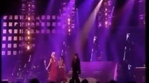 Alicia Keys With Gwen Stefani & Missy Elliot Performing - Kiss