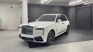 Rolls-Royce Black Badge Cullinan 2025 - Обзор