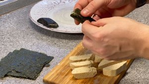 Жаренный сыр ТОФУ в листе нори на гарнир правильно сваренный рис
