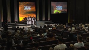 В тихий вечер склоняю