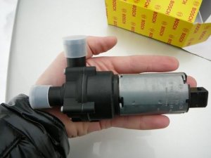 Линкольн Навигатор (Дополнительный насос в систему охлаждения)
