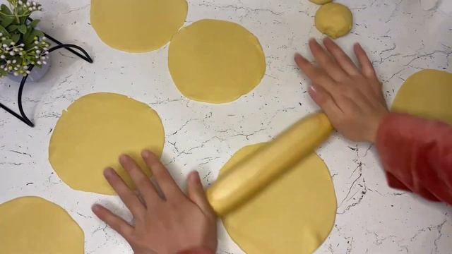 САМАЯ ВКУСНАЯ САМСА ИЗ ПЕСОЧНОГО ТЕСТА .РАЗ-ДВА И ГОТОВО👍🤤