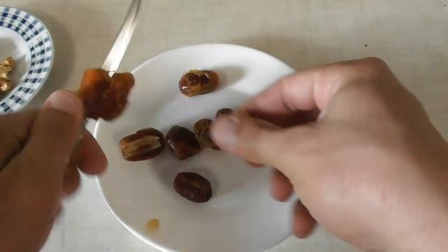 Цукерки з фініків та горіхів - дуже просто смотреть онлайн