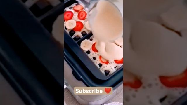 Вафли с ягодой🍓#shorts #food смотреть онлайн
