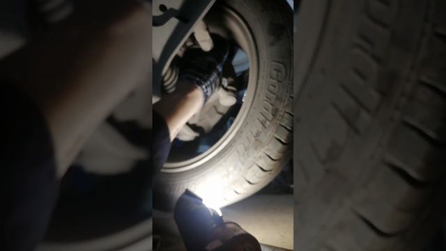 Хендай Солярис что то стучит справа