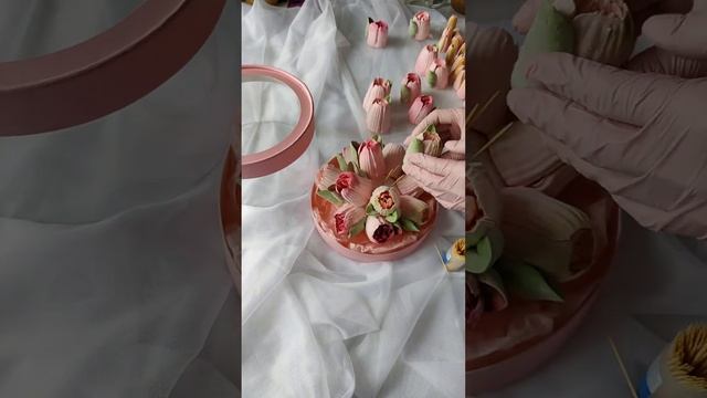 Зефирные тюльпаны.Как собрать объемный букет из зефирных тюльпанов. #зефирныетюльпаны #зефирныйбукет