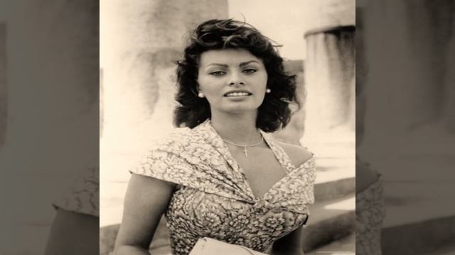 Tu vuo' fa l'americano смотреть онлайн