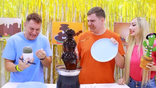 CRAZY CHOCOLATE FOUNTAIN FOOD CHALLENGE BY CRAFTY HYPE | ME VS MY BEST FRIENDS FOOD BATTLE смотреть онлайн